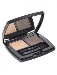 Radiant smoothing eye shadow duo with six hour hold. The ultra-fine Velvet Complex™ delivers luxurious softness to every shade and glides on with feather-light texture, for perfect comfort. A luminous, creaseless finish with long-lasting coverage. Ophthalmologist-tested. Fragrance-Free. 