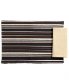 Decidedly sophisticated, Park B. Smith brings sumptuous stripes in a dramatic palette to the casual dining table. Pair with neutral napkins and tablecloth for a bold presentation.