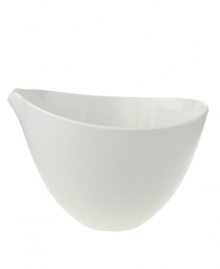 In one fluid motion this covered vegetable bowl forms a conversation piece for your tabletop. The organic shape and modern design lend your decor a touch of chic style.