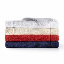 Dip your toes in super-absorbent combed cotton with this plush bath rug featuring a wide honeycomb dobby and hem. SFERRA uses a revolutionary dyeing technique that preserves color through wash after wash.