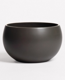 With a powdery matte finish and clean modern shape, this medium bowl from renowned designer Vera Wang brings minimalism to the table with chic style. In soft, natural graphite, it's perfect for coordinating with any decor.