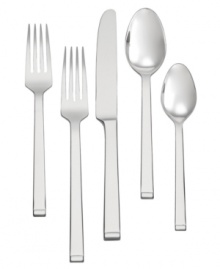 Vera Wang Wedgwood presents flatware two ways. Polished tines, bowls and blades flow beautifully into matte handles centered around a subtle crease. Flawless for every day or formal dining.