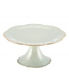 With fanciful beading and a feminine shape, this Lenox French Perle cake stand has an irresistibly old-fashioned sensibility. Hardwearing stoneware is dishwasher safe and, in an ethereal ice-blue hue with antiqued trim, a graceful addition to dessert. Qualifies for Rebate