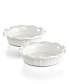 Don't miss out on dessert-with Corningware's personal pie plates, everyone gets their fair share of the tasty stuff. Great for entertaining and serving up something savory at parties, these dishwasher-safe dishes make presentation simply delicious. 1-year warranty.