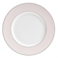 World-renowned fashion designer Monique Lhuillier collaborated with Waterford to create this fine china plate collection in beautiful blush tones adapted from her brilliant couture bridal gowns and red carpet creations.