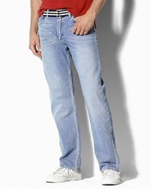 Essential classic-fitting jean with standard-rise belted waist, zip fly with signature shank, straight leg.