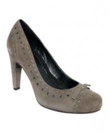 Chose the Mariola pumps by Easy Spirit for a cute look that works from dawn 'til dusk.