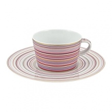 Inspired by Milleraies, Raynaud's spearhead tableware set, Attraction boasts a freer, more modern design with alternating narrow and wide stripes. It will embellish any table with its shades of pink and red, enhanced with mauve and orange and underscored subtle shades of green and brown.