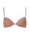 Feel sexy and confident in this d?colletage-enhancing bra from La Perla - Underwire, padded cups, adjustable straps, back hook and eye closure- Pair with matching panties