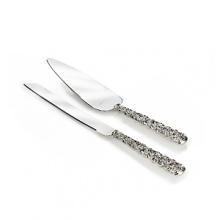 The couture designer Monique Lhuillier celebrates her first creative collaboration with Waterford Crystal with the Sunday Rose Collection. Inspired by her iconic Sunday Rose wedding gown, this formal cake knife & server set lets you serve dessert with classic sophistication.