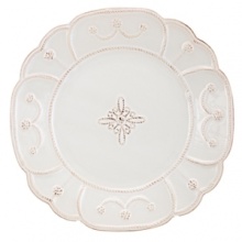 Classically ornate with all the right accents, pair with Garden Green or layer with Classic Bamboo for a chic spring entertaining story.