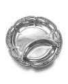 With its exceptionally versatile material and ornate edging, the Belle Mont chip and dip dish from Wilton Armetale's collection of serveware and serving dishes will become indispensable when entertaining at home. Whether it's a simple movie night or a special party, everyone will enjoy in style.