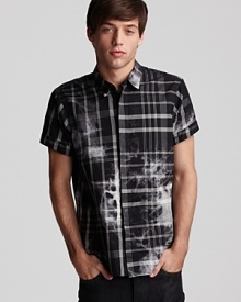 In a modern plaid with bleached details, MARC BY MARC JACOBS' slim fit shirt boasts urban edge.