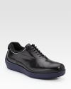 Lace-up in bright calf leather.Leather lining Padded insole Rubber sole Made in Italy