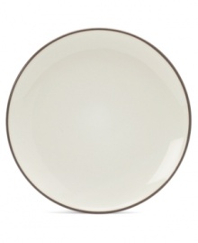 Crafted from versatile stoneware, this salad plate is perfect for casual dining and elegant entertaining. The deep chocolate brown color enriches any tabletop while the classic shape makes this plate a practical choice.