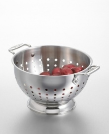 This large, beautifully polished 5-Quart stainless steel colander is perfectly suited for the modern kitchen. Large handles are attached using non-corrosive rivets. Dishwasher safe.