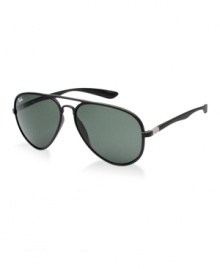 Ray-Ban LiteForce promises unsurpassed quality. With an innovative frame technology providing superior lightness, durability, and comfort to traditional plastic frames, this style from the iconic brand consists of superlight injected construction while maintaining the same thickness and robustness of a metal frame.