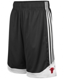 Get a step up on your competition and channel your favorite NBA basketball team with these Chicago Bulls shorts from adidas.