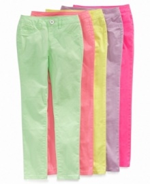 A rainbow of happy hues! Freestyle amps up the color factor with their trendy take on the skinny jean.