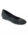 Rockport's Faye Interwoven flats have a subtle sparkle about them that makes them a pretty addition to any outfit.