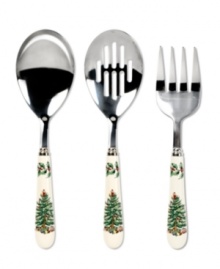 With an historic pattern starring the most cherished symbol of the season, the Christmas Tree serving set from Spode is a festive gift to holiday dining.