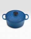 Crafted from heavy stoneware, Le Creuset cookware is the ultimate ingredient for chefs and home cooks worldwide. With its recessed-edge lid, this enameled cast iron oven masters slow cooking, evenly distributing and retaining heat.