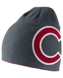 Get your head in the game with this comfortable MLB Chicago Cubs knit cap from Nike.