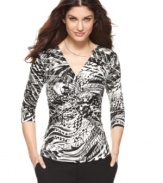 Cable & Gauge's sexy twist-front top is back in a graphic black and white print. The affordable price makes this piece a must-have!