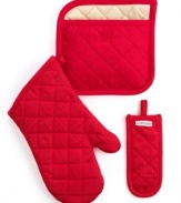 Beat the heat with professional grade protectors made from a durable herringbone weave and lined in soft terry cloth. Finished with quilted cotton exteriors, the mitt, potholder and handleslip infuse your space with vibrant color and a dependability that lasts through the years.