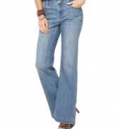 Lighten up in these DKNY Jeans, featuring an on-trend flared silhouette and a light blue wash made for warmer days!