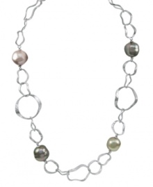 Naturally beautiful, this hammered link necklace features organic man-made pearls. Crafted in sterling silver. Approximate length: 16 inches + 2-inch extender.