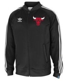 Feel like a pro in this replica Chicago Bulls warm-up jacket from adidas.