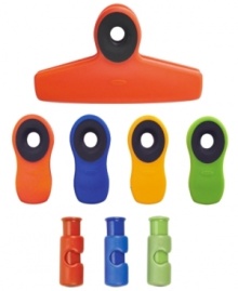 This is an open & shut case! Keep your kitchen fresh with this essential clip set, which replaces those impossible twist-ties and makes food storage and organization easy. Three different sizes, with secure grips and non-slip jaws, keep tabs on everything from bags of rice, bulk-sized foods, book pages and dish towels.