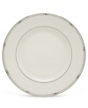 An art deco inspired design, platinum trim and metallic dots lend the Westerly Platinum dinner plates sophisticated polish. This versatile Lenox collection perfectly coordinates with a variety of stemware and table linens. Qualifies for Rebate