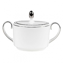 A subtle yet classic collection for formal dining in white fine bone china with platinum-toned accents.