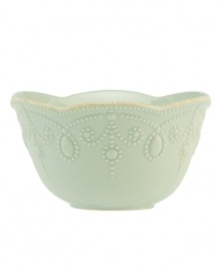 With fanciful beading and a feminine edge, this Lenox French Perle fruit bowl has an irresistibly old-fashioned sensibility. Hardwearing stoneware is dishwasher safe and, in an ethereal ice-blue hue with antiqued trim, a graceful addition to any meal. Qualifies for Rebate