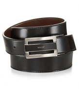 With its sharp-edged silver buckle, the Bally Fabazia belt adds a modern touch to your professional attire.