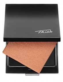 Shimmer Pressed Powder provides a shimmery, long-lasting finish. 