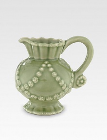 A charming, ceramic stoneware pitcher is designed to replicate the splendor, artistry and romance of the world's most beautiful gardens. From the Jardins du Monde Collection 6-oz. capacity 3½H Dishwasher safe Imported 