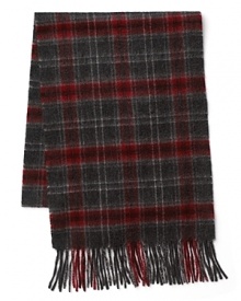 Old-world style infuses this handsome tartan scarf, crafted in luxurious cashmere, with finge ends.