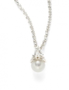 THE LOOKSignature collectionWhite round pearl pendantCircle chainSterling silver setting Toggle closure THE MEASUREMENTLength, about 18ORIGINMade in USA