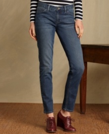 Tommy Hilfiger's curve-hugging skinny jeans are classics that work with anything in your wardrobe, from drapey tees to crisp shirts.