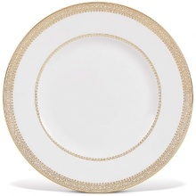 Vera Lace Gold adds certain opulence and grandeur to the Vera Wang dinnerware portfolio. This refined pattern weaves a unique combination of tailored lace bands and delicate florals into one. Vera's attention to every detail is apparent in this extraordinary pattern.