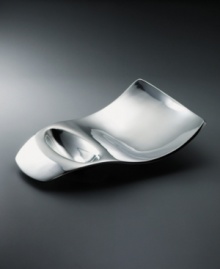 A sleek chip-and-dip platter rendered in modern curves. The sloping bevel design radiates easy elegance.