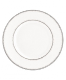 Add refined variety to your table with this luxe accent plate. Featuring a fine pearlescent border with the signature tiered scallop design of the Dentelle collection on creamy white.