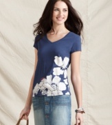 This easy tee gets revamped with an oversize floral graphic and subtle sequins, from Tommy Hilfiger.