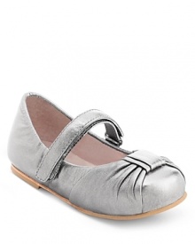 With a unique wrapped bow at the toe and a velcro strap, these sparkly Bloch shoes are fit for a princess.