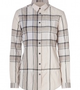 Effortless and iconic with its crinkled cotton check, Burberry Brits classic button-down lends a characteristic cool edge to every outfit - Small pointed collar, long sleeves, buttoned cuffs, button-down front, shirttail hemline - Tailored fit - Wear with everything from jeans and flats to pencil skirts and heels