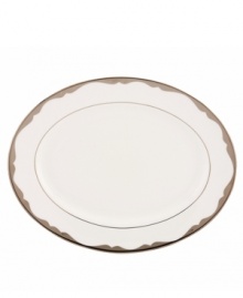 Take a shine to the Trimble Place platter. Modern bone china hit by a wave of platinum embodies the unfussy yet undeniable elegance of kate spade.