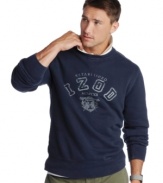 Trade out your preppy sweater for the casual polish of this collegiate-style fleece crewneck, printed with signature graphics from Izod. (Clearance)